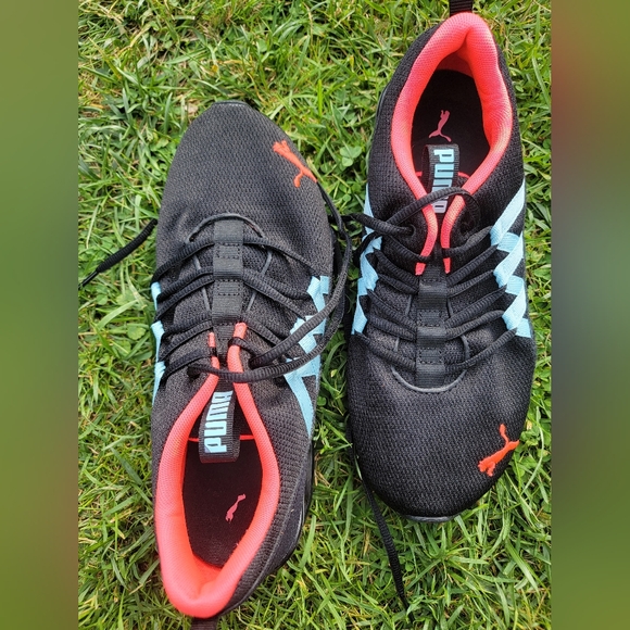 Puma Shoes - Picture 3 of 6